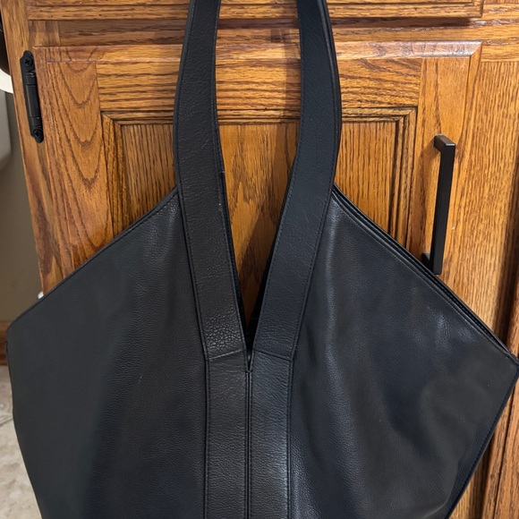 Vince Camuto Black Leather Shoulder Bag - Picture 1 of 5